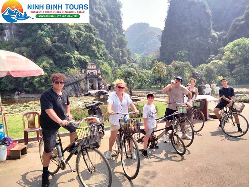 Ninh Binh - Hoa Lu - Tam Coc - Bich Dong Pagoda - Departure from Ninh Binh 