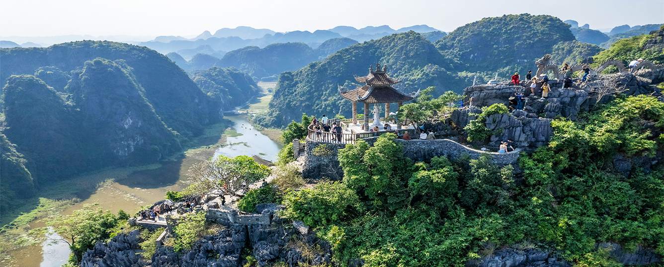 Ninh Binh Private Tours - 1 Day - Visit: Tam Coc - Mua Cave - Bai Dinh Pagoda - Departure from Hanoi