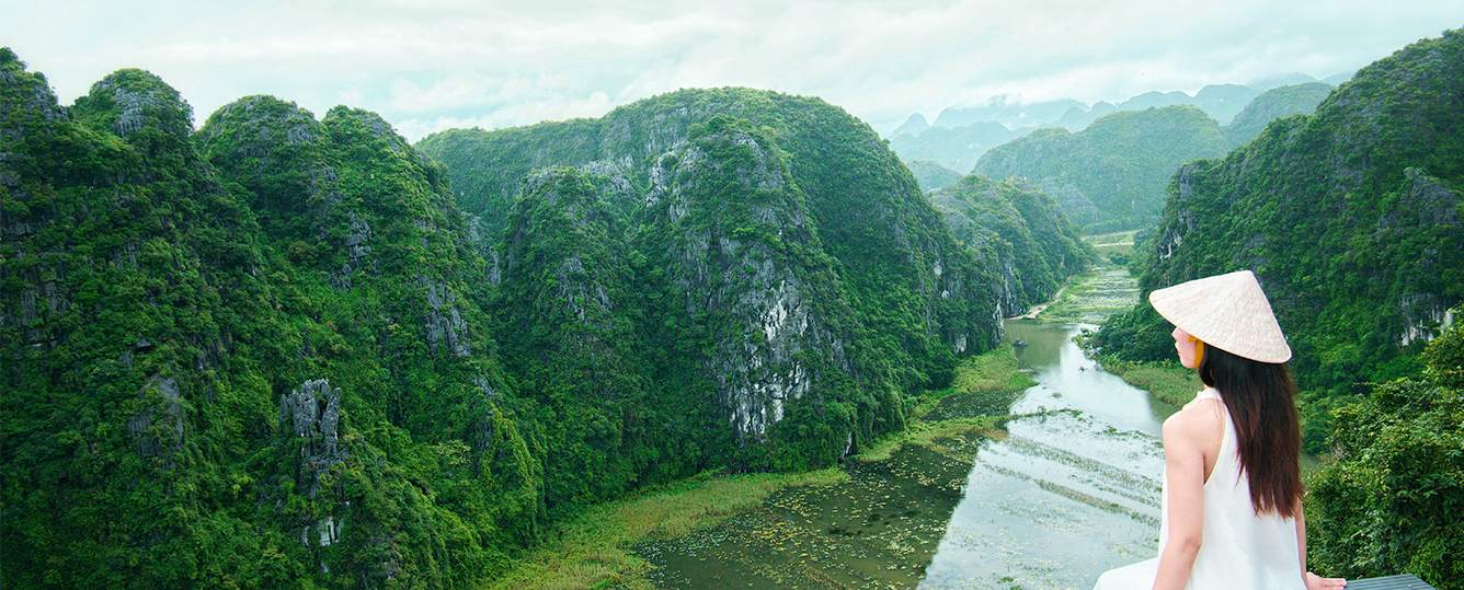 Ninh Binh Private Tours - 1 Day - Visit: Hoa Lu - Trang An - Mua Cave - Bich Dong Pagoda - Departure from Hanoi